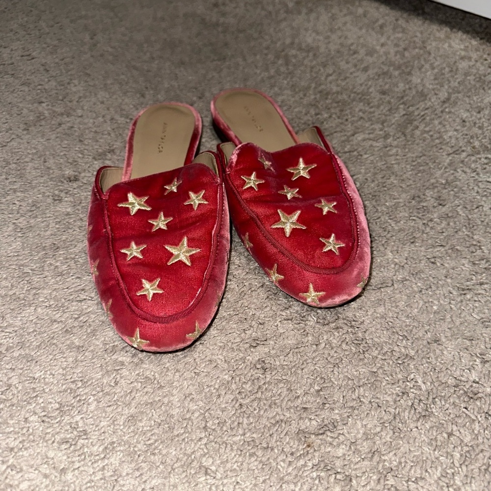 Anne Taylor slides size 7